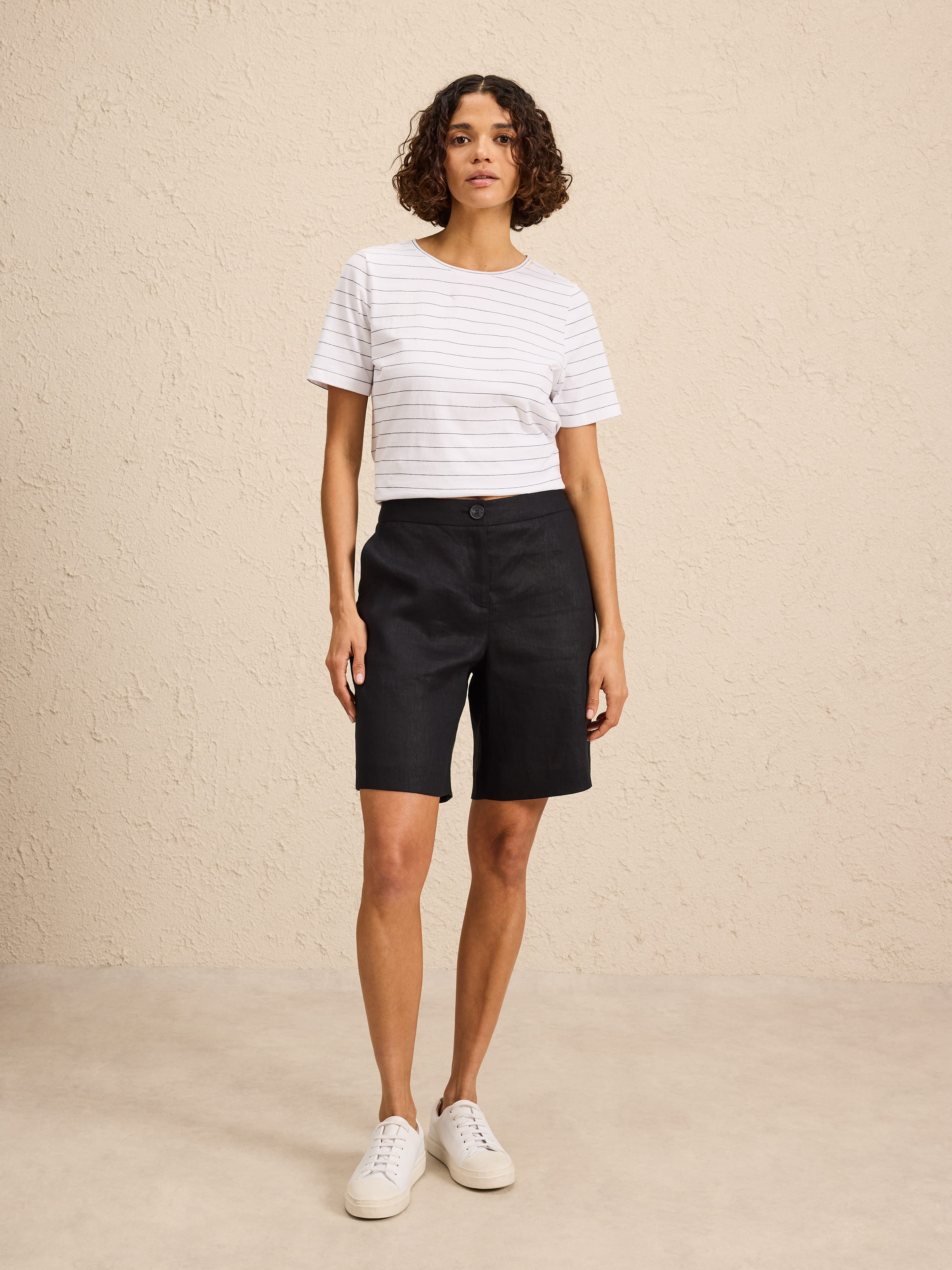 Elastic Back Linen Short