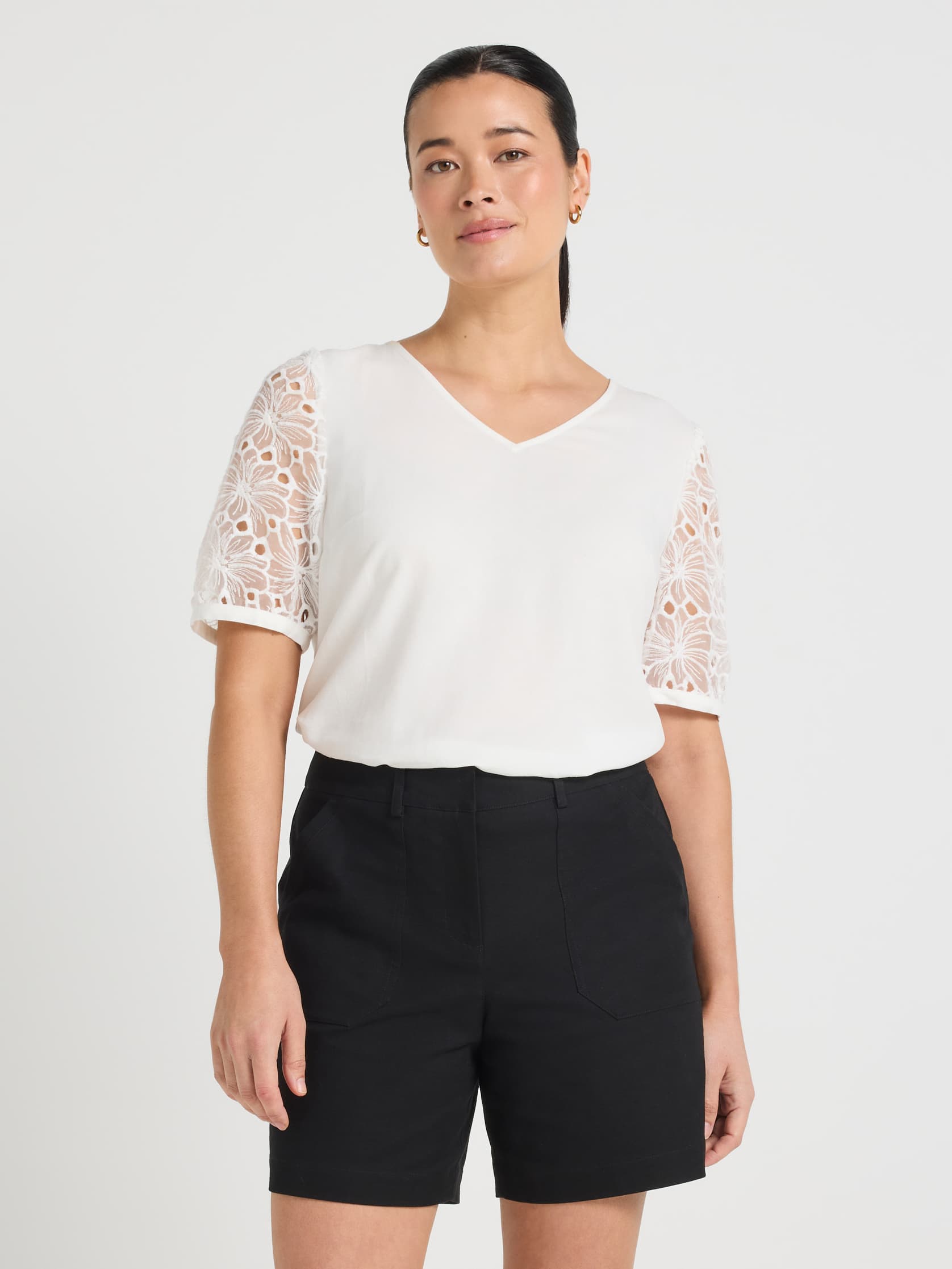 Shay Patch Pocket Oxford Short