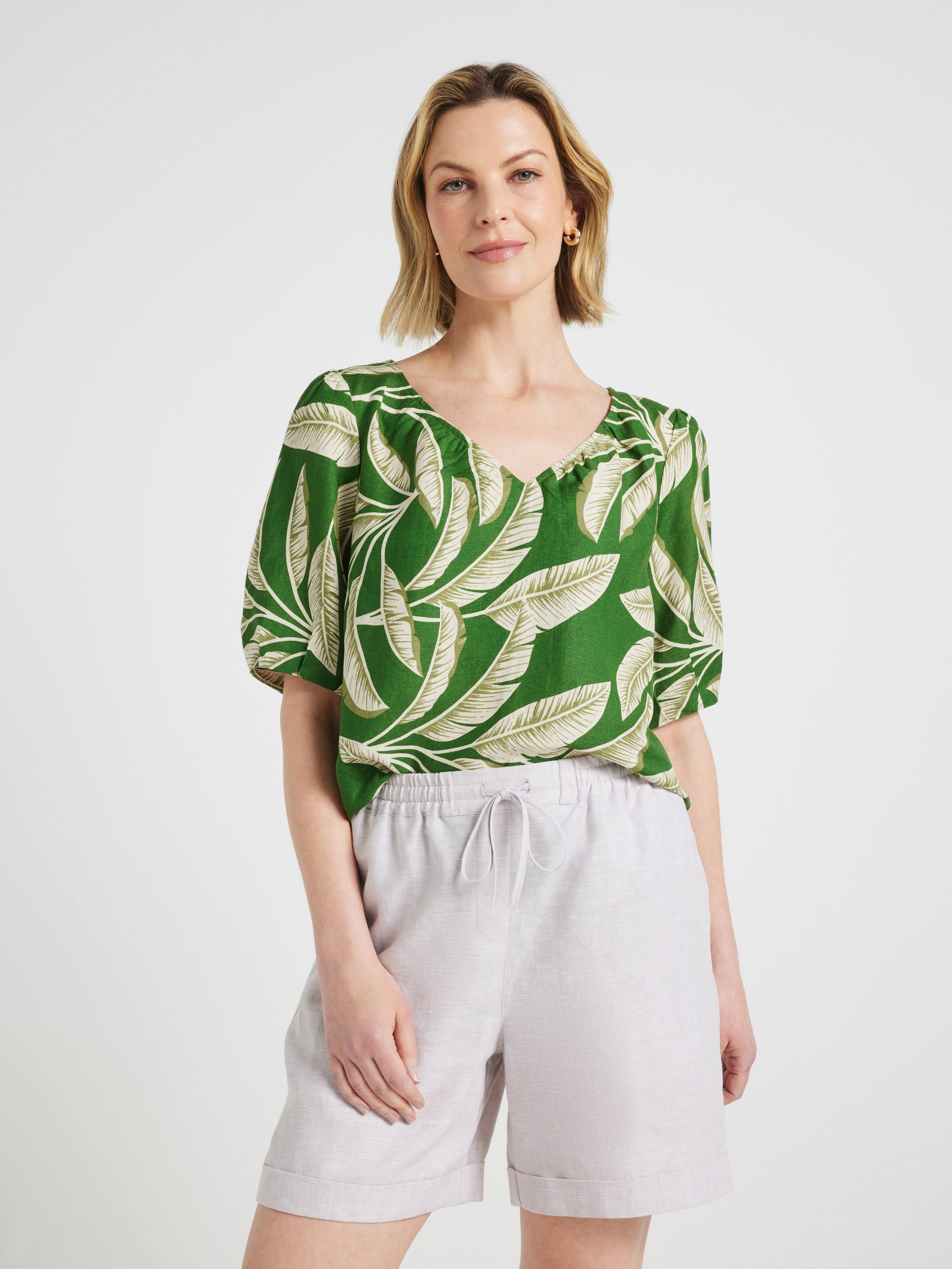 Lizzy Linen Cuffed Short