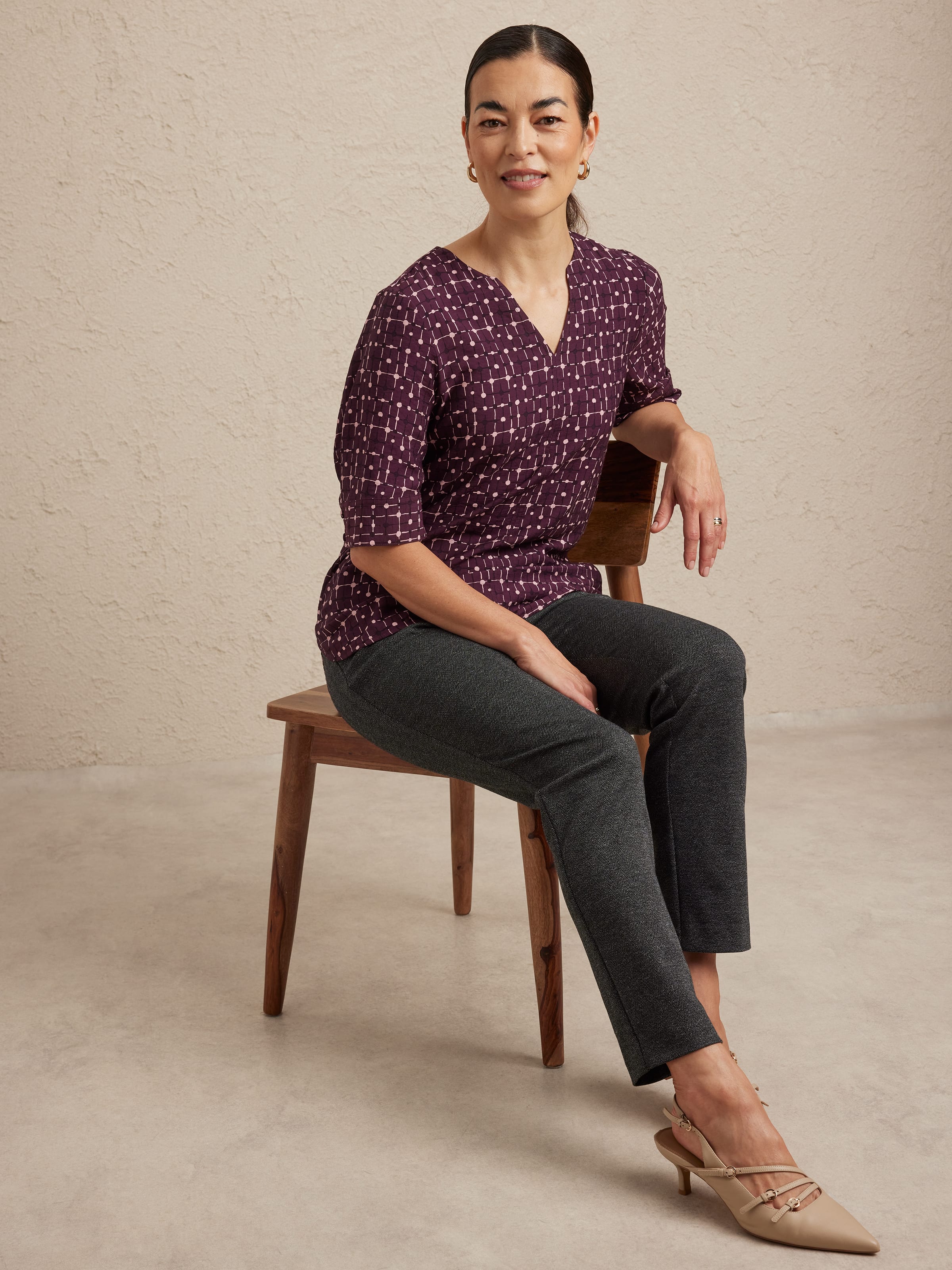 Luna V Neck Elb Slv Top