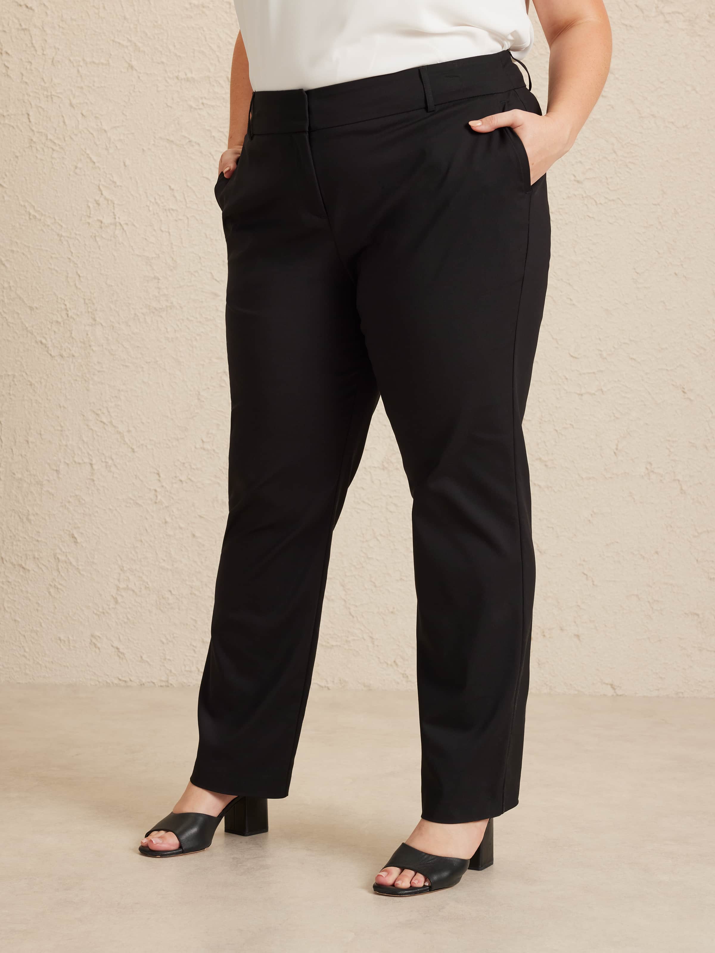 Embrace your curves: Explore Jacquie's Women's Plus Size Bottoms