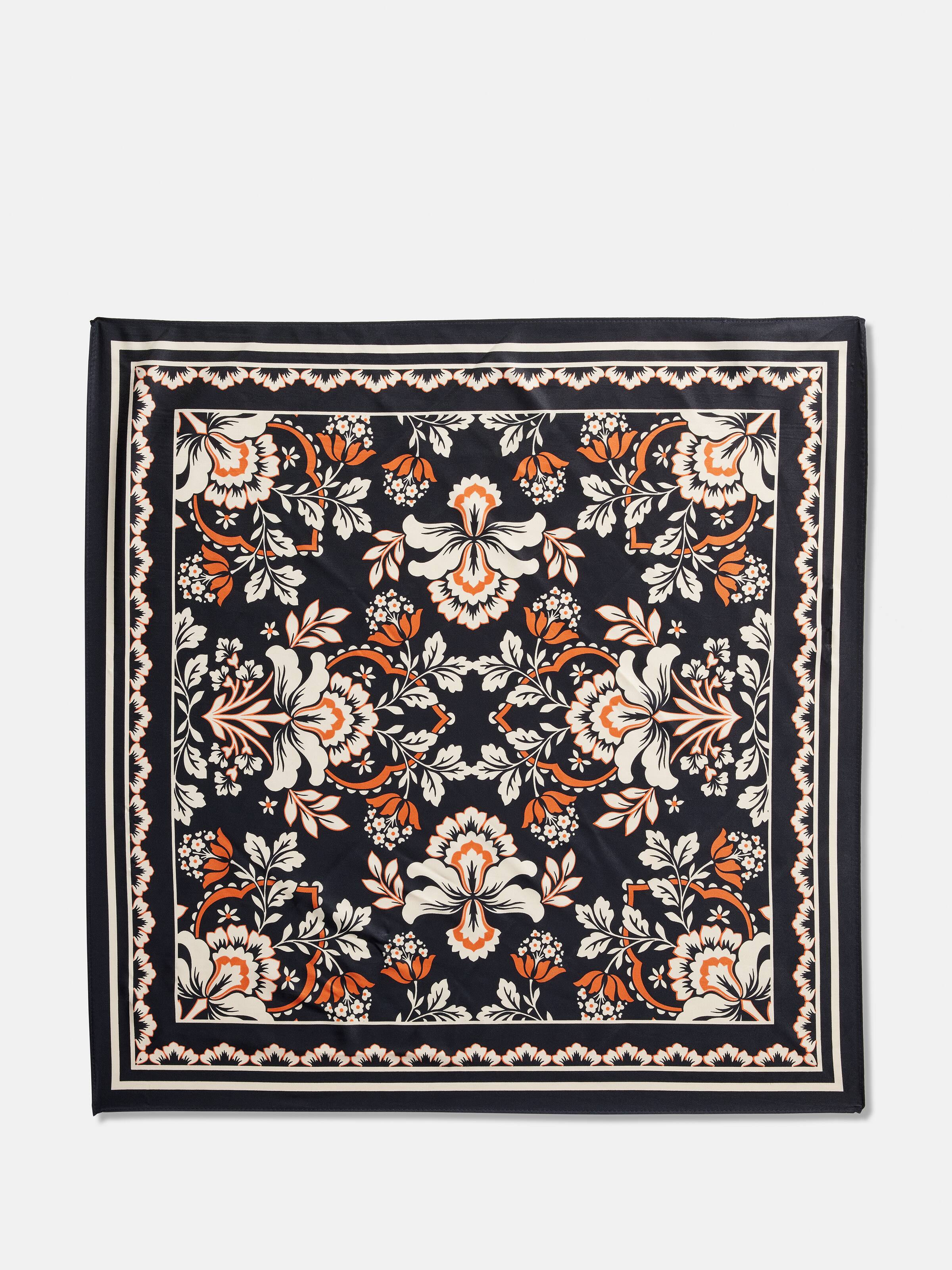 Nuboheme Border Scarf