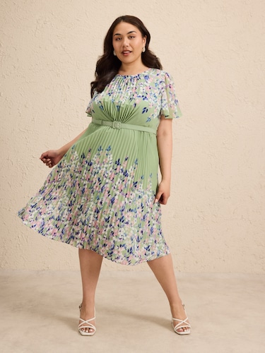 Curve Penelope Dress                                                                                                            