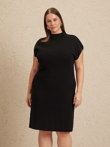 Curve Filipa Knitted Dress                                                                                                      