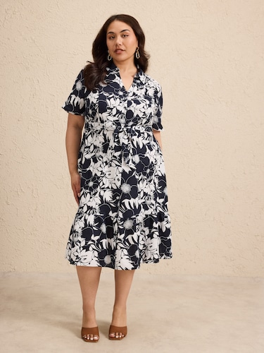 Curve Julia Linen Dress                                                                                                         
