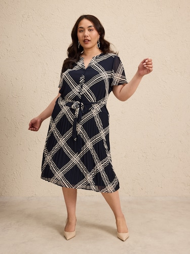 Curve River Dress                                                                                                               