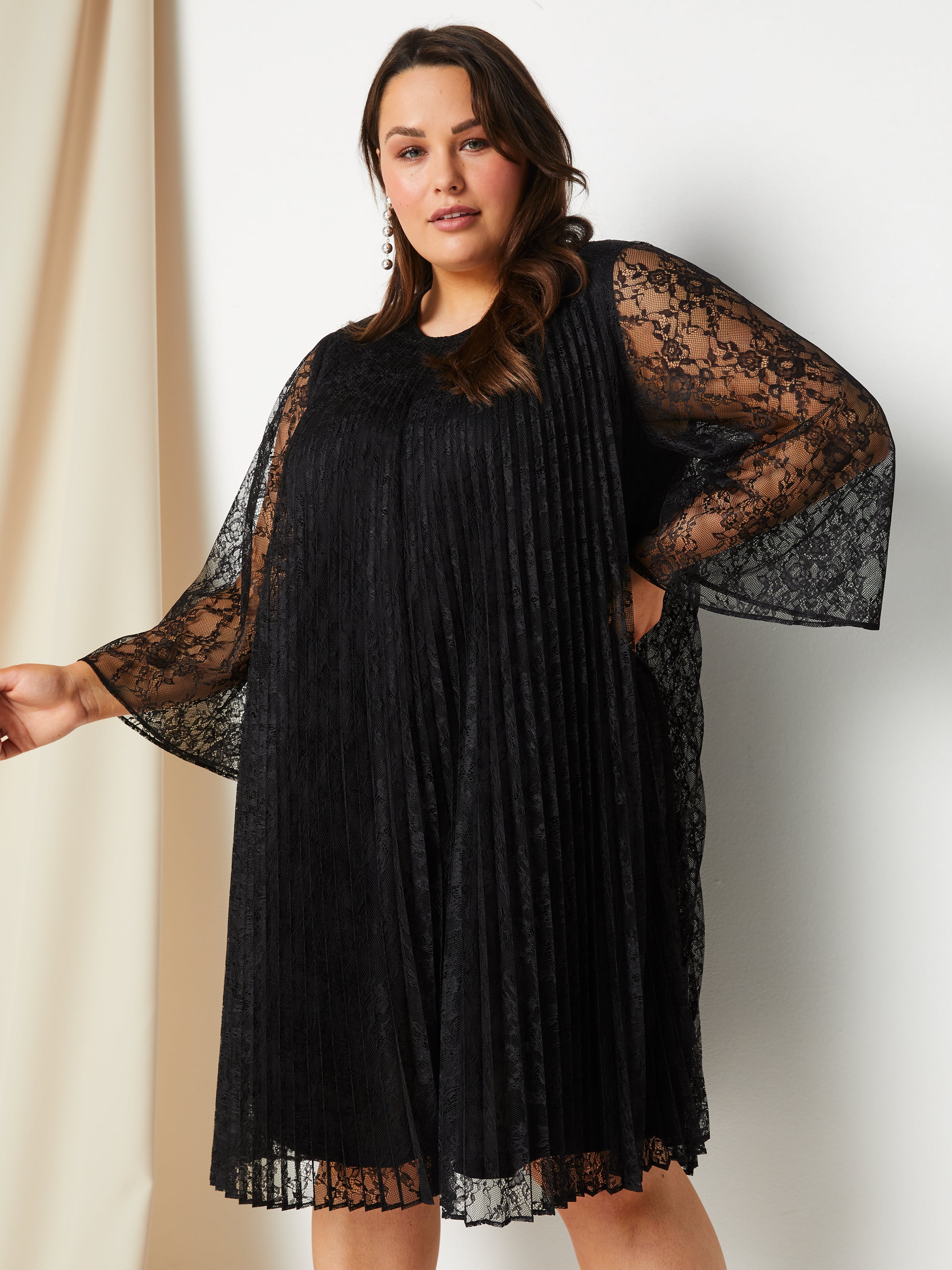 20+ Lace Dress With Flared Sleeves